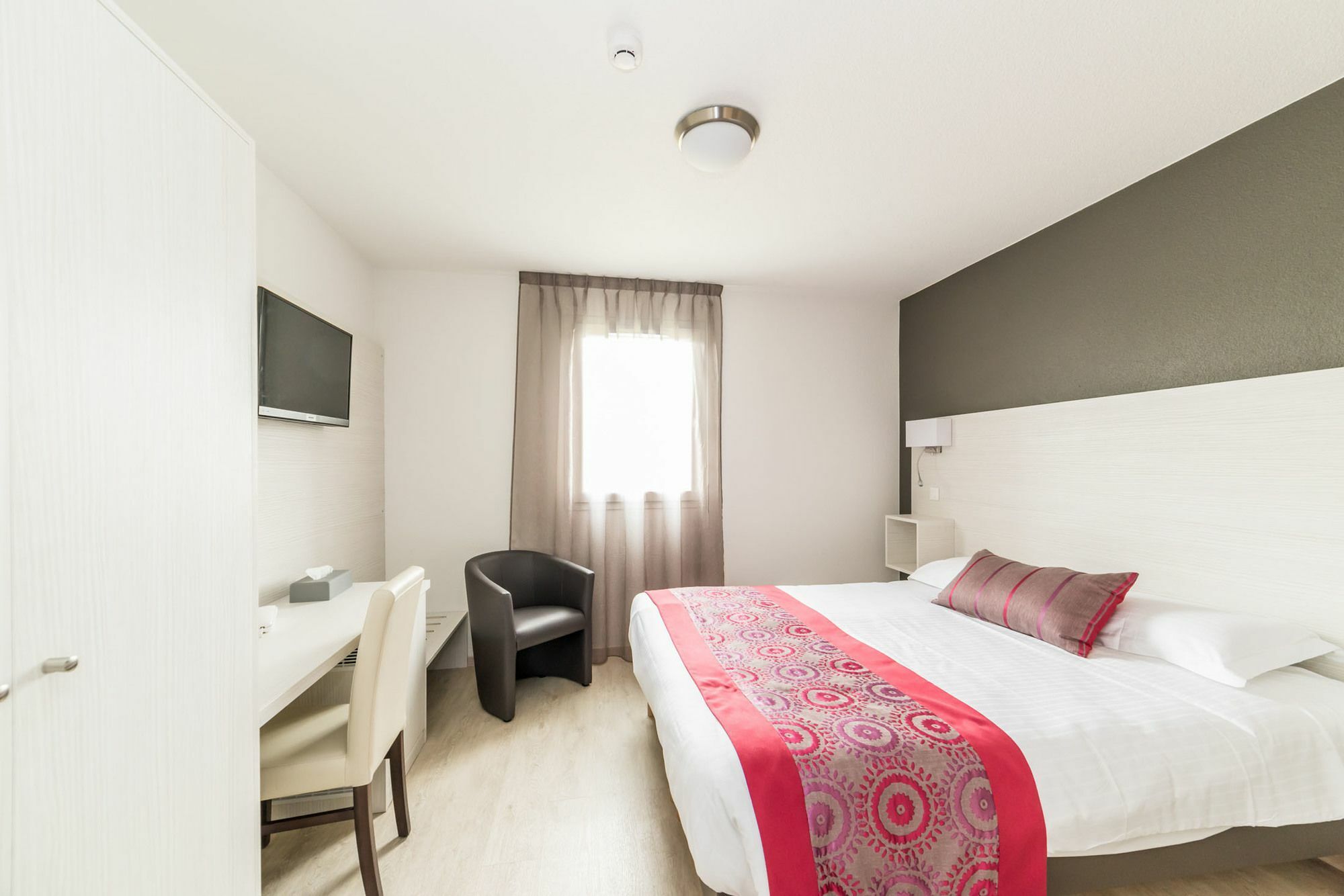 Inter-Hotel Le Mont Saint-Michel Sud Les Quatre Salines Roz-sur-Couesnon Exterior photo